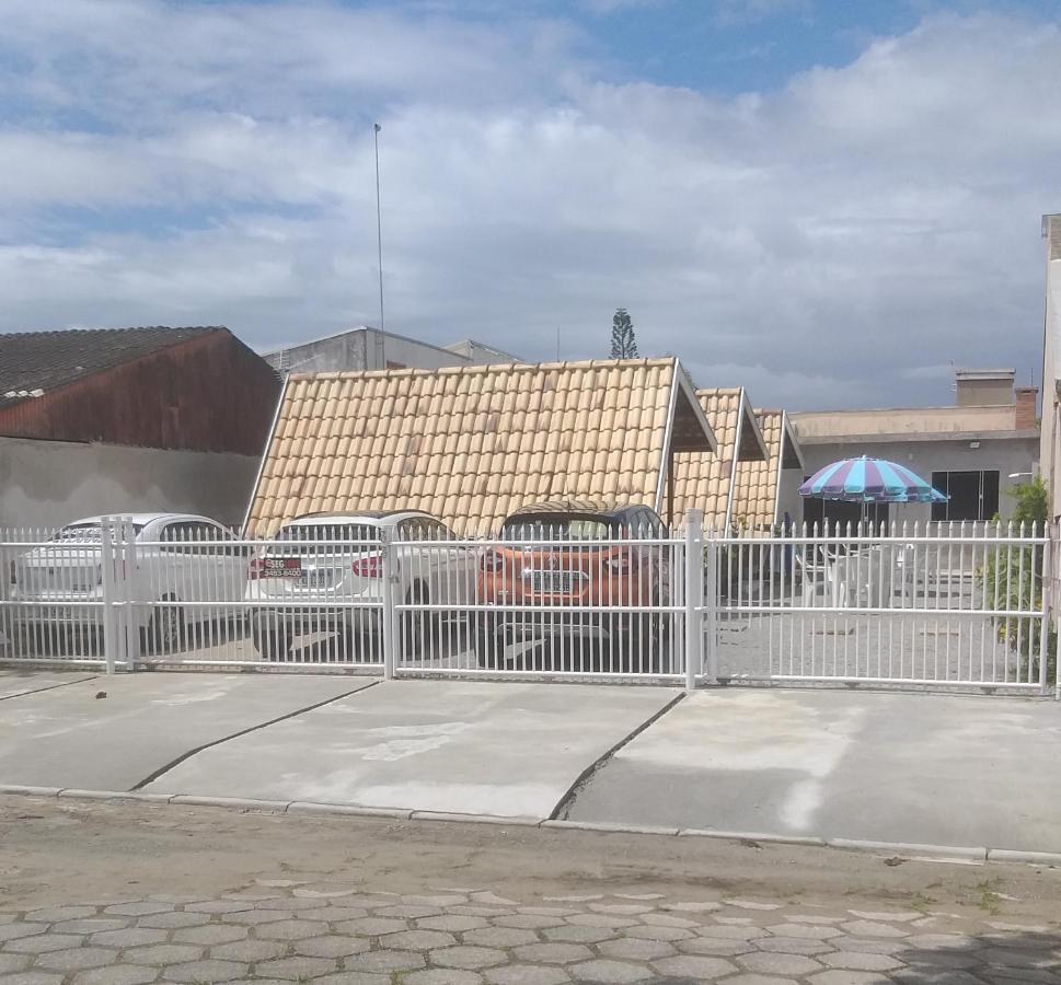 Residencial Chales Riviera Matinhos Exterior foto